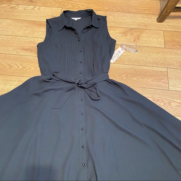 Black sleeveless elegant dress. - Picture 5 of 17